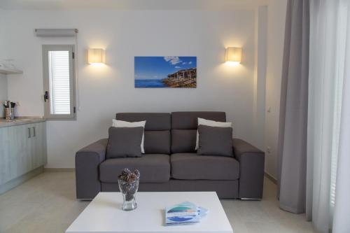 Apartamentos Proa - Emar Hotels Only Adults เอสปุญอลส์ ภายนอก รูปภาพ