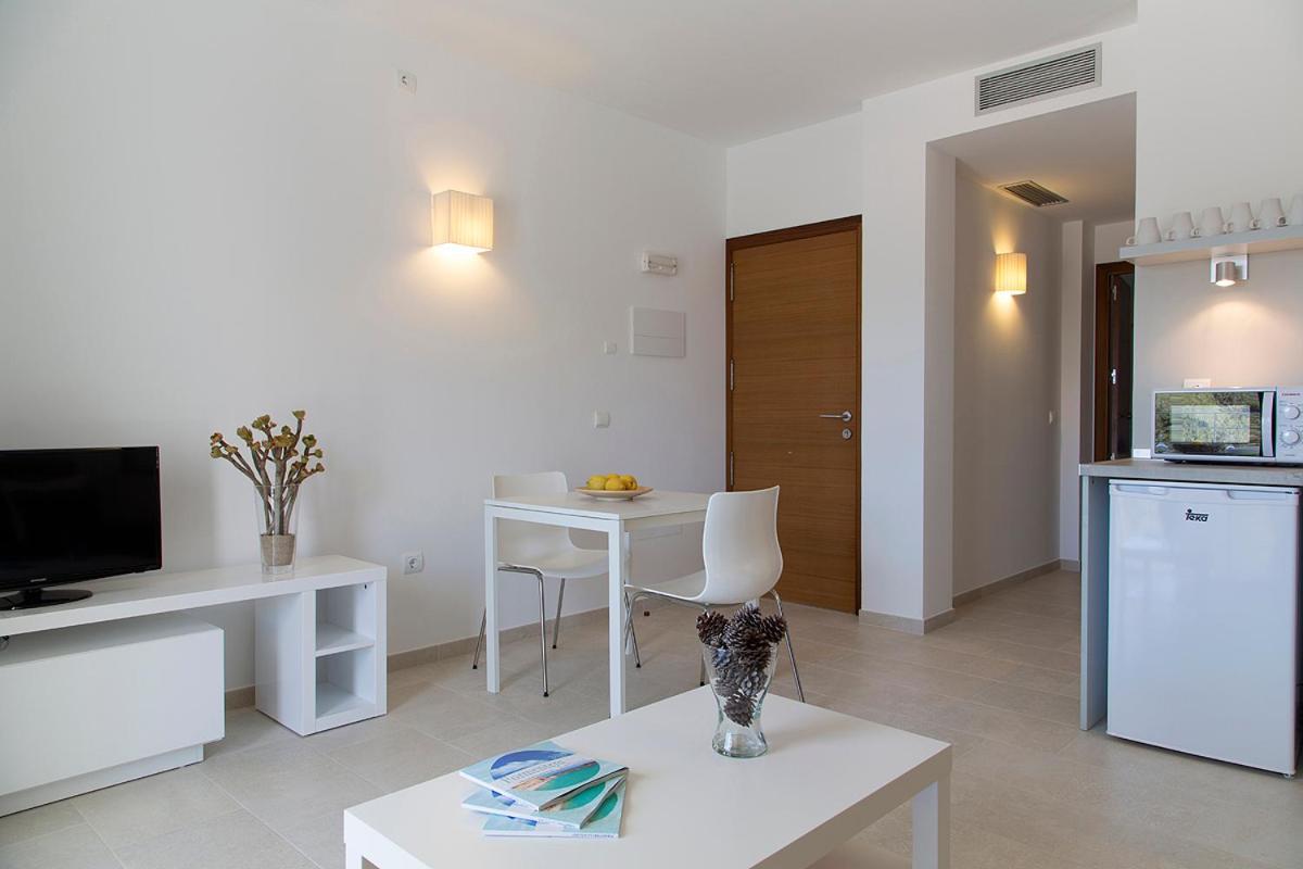 Apartamentos Proa - Emar Hotels Only Adults เอสปุญอลส์ ภายนอก รูปภาพ