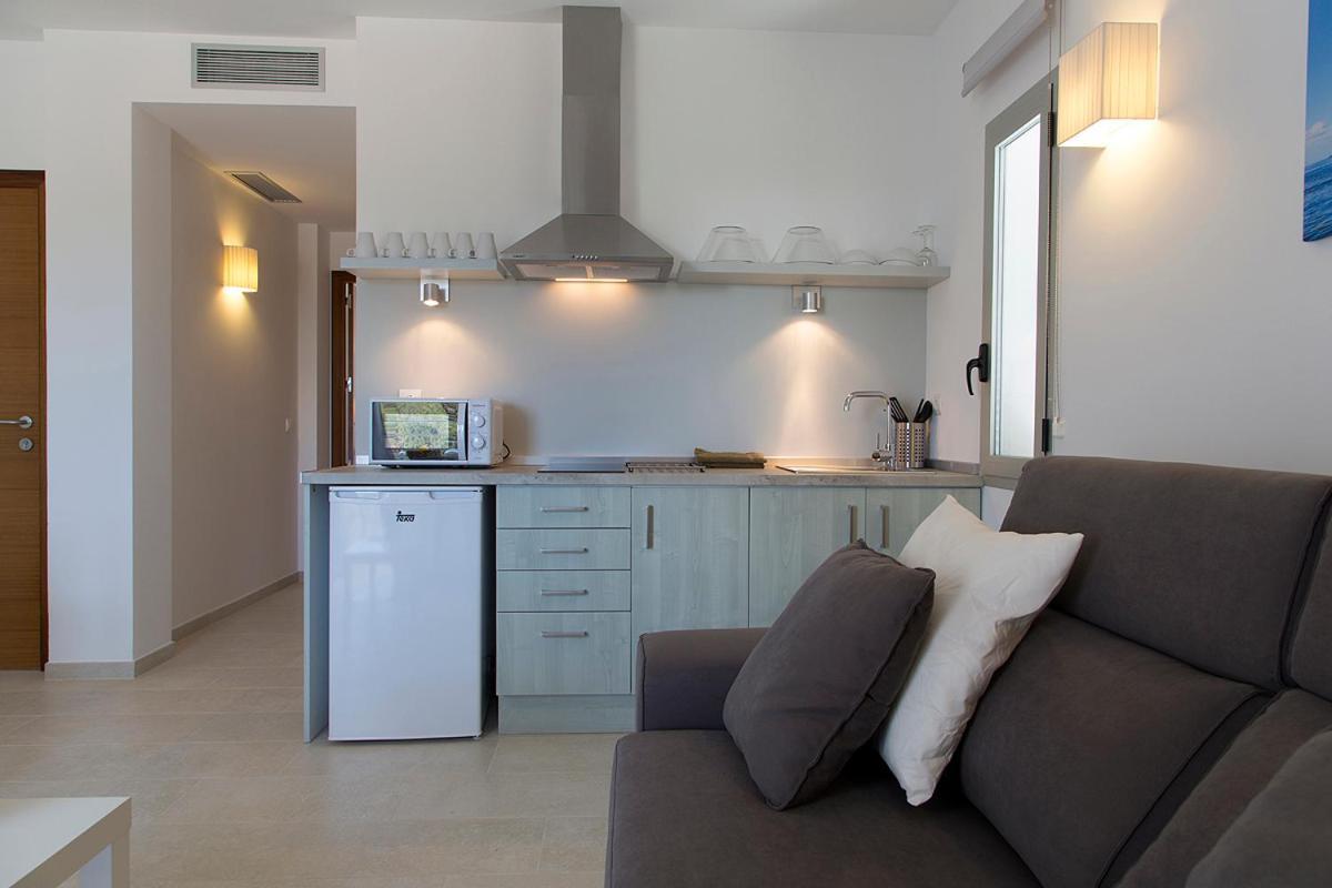 Apartamentos Proa - Emar Hotels Only Adults เอสปุญอลส์ ภายนอก รูปภาพ