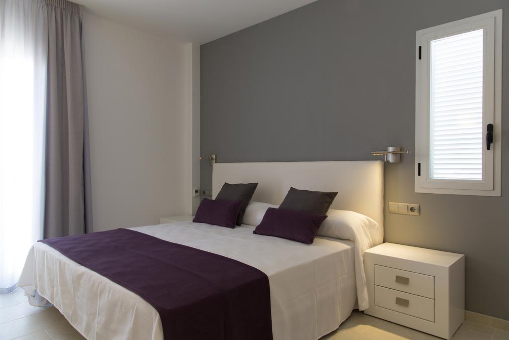 Apartamentos Proa - Emar Hotels Only Adults เอสปุญอลส์ ภายนอก รูปภาพ